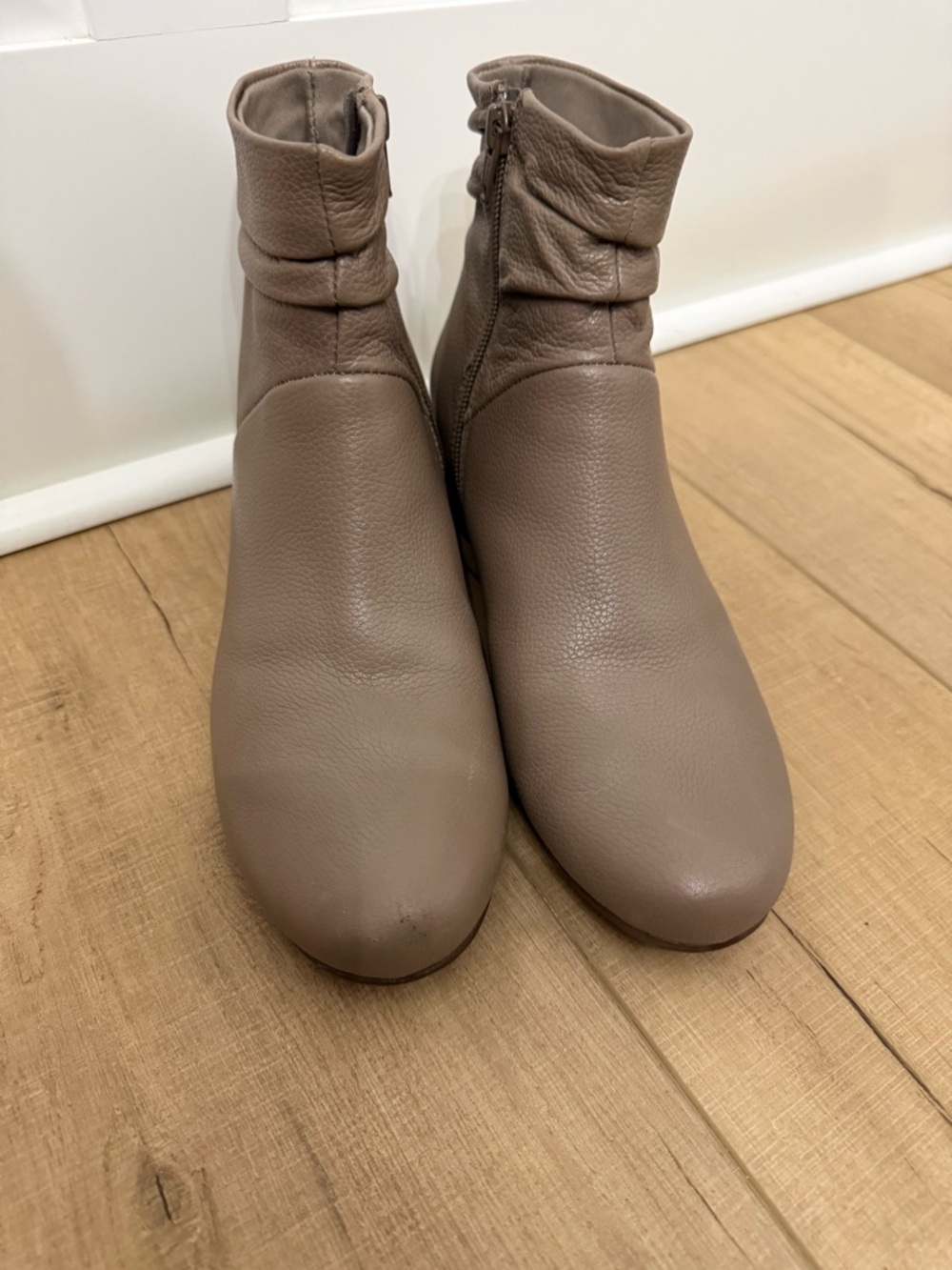 ABEO Leesa Pebble Leather Boots Taupe Size 8
